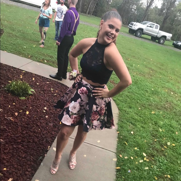 Homecoming dress - Picture 2 of 3